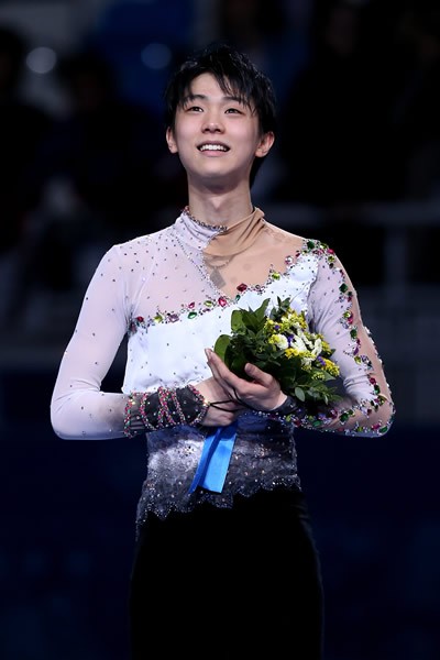 フィギュア日本男子史上初の金メダルを獲得した羽生。FSでは失敗もあったが、SPのハイスコアが偉業につながった