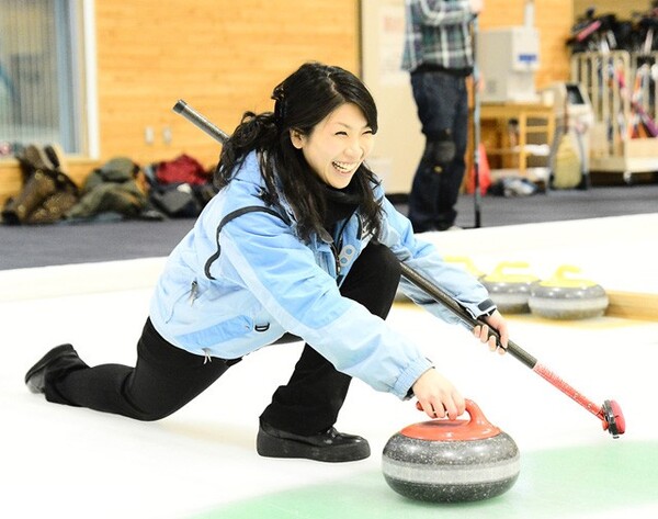 春だけど まだまだカーリングが楽しめる 体験スタジアムに行ってみよう スポーツナビdo 春だけど まだまだカーリングが楽しめる 体験スタジアムに行ってみよう スポーツナビdo