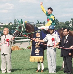 宝塚記念を彩った名馬・名勝負5選＝サイレンススズカ