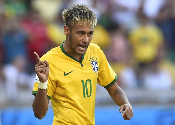準々決勝のブラジル対コロンビア戦で注目される「22歳の10番」対決。ネイマールは期待に応えることができるか