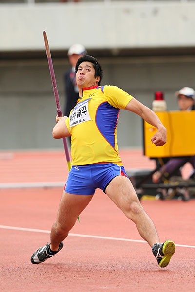 4月の織田記念で日本歴代3位の好記録を出し、海外大会で世界選手権王者のベセリを破るなど、今季の新井は躍進を続けている
