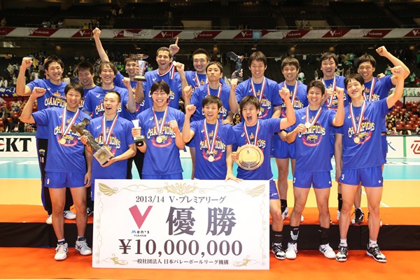 昨シーズンを制したパナソニック。川村新監督のもとで連覇を狙う