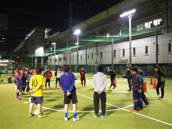 仕事帰りに おひとりさま でフットサル 初めての 個サル に挑戦してみた スポーツナビdo 仕事帰りに おひとりさま でフットサル 初めての 個サル に挑戦してみた スポーツナビdo