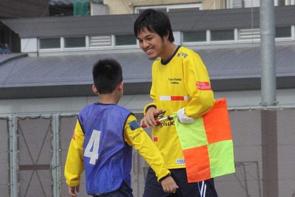 相原は23歳にしてタイでプロ契約を結ぶと、その後もバングラデシュ、ウガンダでプレー。現在は障害者への指導者として活躍する