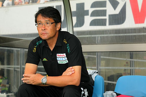 中村をさらなる飛躍に導いたのが関塚監督だ。トップ下からボランチにコンバートし、ポリバレントな資質を開花させた