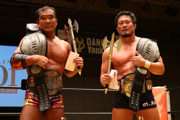 今年のプロレス大賞・最優秀タッグ賞を授賞した弾丸ヤンキース。風林火山タッグトーナメントを制し、急きょ決定したNWAタッグ王座の防衛にも成功。タッグ2冠王者としての年越しが決まった