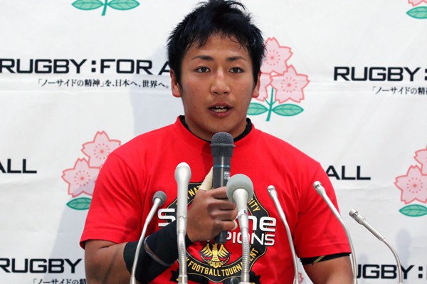試合後の会見で報道陣の質問に答える流。試合に出られない4年生への思いを語った。