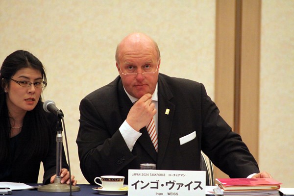 バイス氏はチーム代表者に対し、新リーグへの参加意思を確認。全員が参加を表明したことを喜んだ