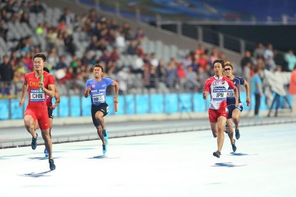 世界3位 日本のリレーはなぜ強い 陸連 苅部部長に聞く新バトンパスの秘密 スポーツナビ 世界3位 日本のリレーはなぜ強い 陸連 苅部部長に聞く新バトンパスの秘密 スポーツナビ
