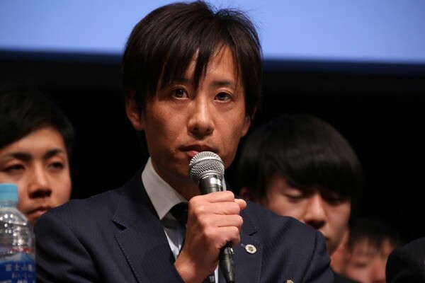 目標は「王座奪還」と力強く語った東洋大の酒井監督
