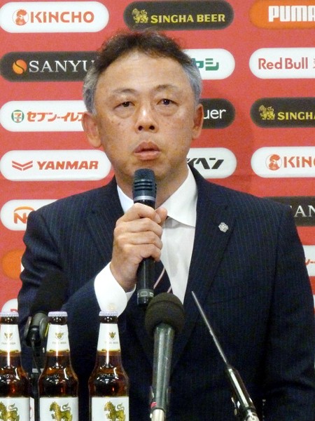 完全にトップとU−23を別々に動かしているC大阪。大熊清監督(写真)は「いいも悪いも『下剋上』。下から這い上がるハングリー精神を持ってもらいたい」と語る