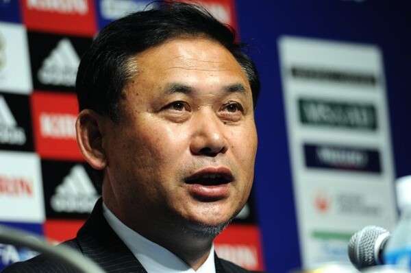 「本当に満足し、充実した11年間をサッカーの指導者として経験することができた」と語った佐々木監督