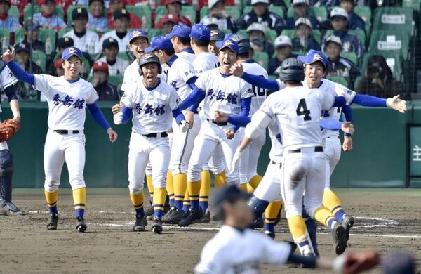 高校野球は ジュンケツ も面白い 投の平安vs 智弁 打の秀岳館vs 高松商 スポーツナビ 高校野球は ジュンケツ も面白い 投の平安vs 智弁 打の秀岳館vs 高松商 スポーツナビ