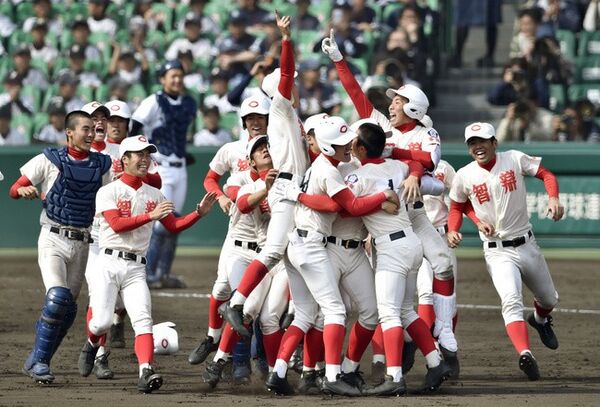 智弁学園を初優勝に導いた目標設定 部員の まとまり を強めたある言葉 スポーツナビ 智弁学園を初優勝に導いた目標設定 部員の まとまり を強めたある言葉 スポーツナビ