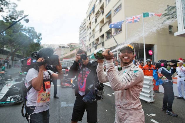 雨 ピットストップ 相次ぐクラッシュ 16モナコgpを写真で振り返る スポーツナビ