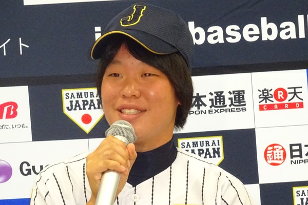 唯一の女子高生としてメンバー入りした清水。ほんわかなコメントで、記者会見でも報道陣を和ませた