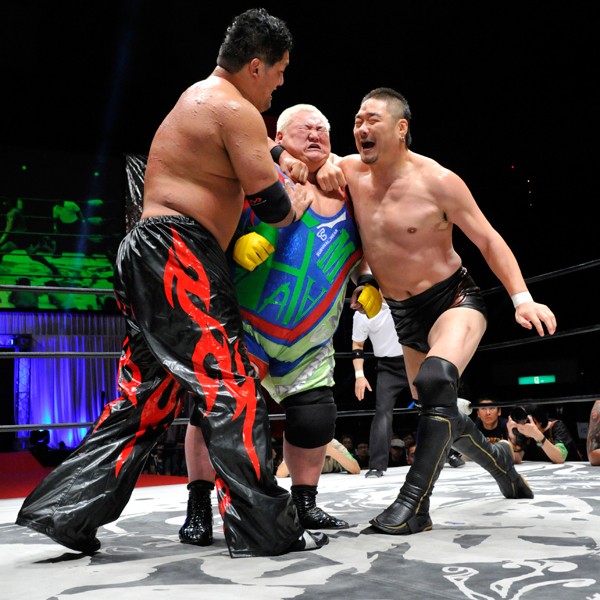 石川修司、佐藤耕平のツインタワーズがSMOPの浜&曙に勝利