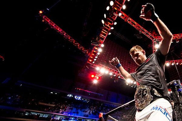 世界最強 をめぐる超人たちの激闘史 ufc王座の歴史 第7回 ヘビー級 スポーツナビ 世界最強 をめぐる超人たちの激闘史 ufc王座の歴史 第7回 ヘビー級 スポーツナビ