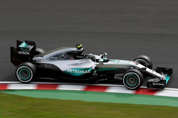 F1の日本GPが開幕し、フリー走行1回目、2回目ともニコ・ロズベルグがトップタイムをたたき出した