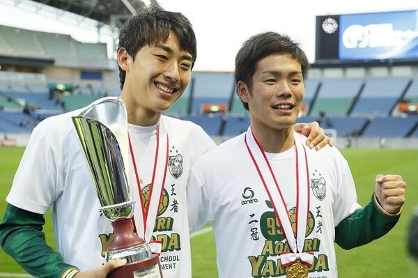 日本一に輝いた泣き虫のエース 高橋壱晟 青森山田で開花した得点力でプロの世界へ スポーツナビ 日本一に輝いた泣き虫のエース 高橋壱晟 青森山田で開花した得点力でプロの世界へ スポーツナビ