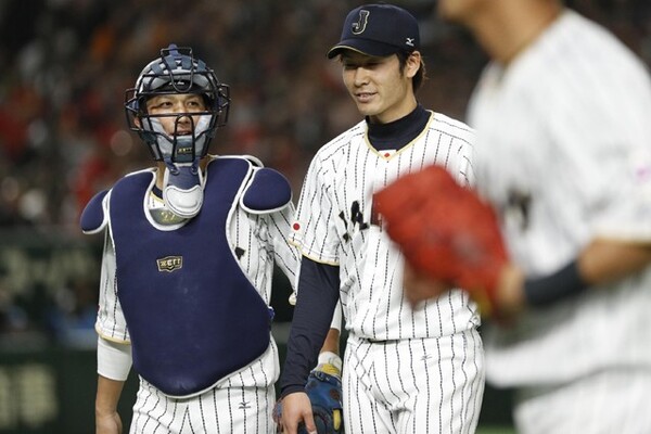 小久保監督は3試合で先発起用した捕手・小林の成長をたたえた