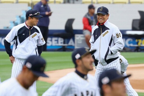 準決勝のアメリカ戦を翌日に控え、ドジャー・スタジアムで練習を行う日本代表