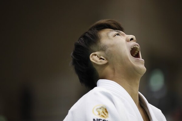 世界選手権代表に選ばれた19歳の阿部一二三。期待の選手から、日本のエースへ。五輪出場の夢へ向けて、日々成長を遂げている