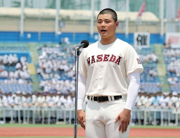 8日に行われた東京大会開会式で選手宣誓を行った早稲田実・清宮