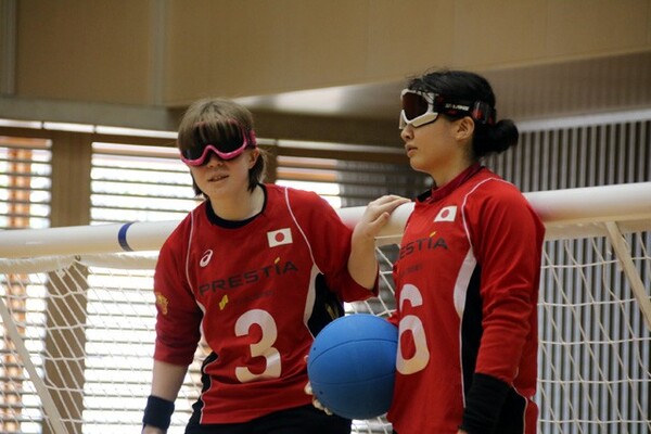 市川女子日本代表HCが今後の日本の軸と期待する、欠端(左)と若杉
