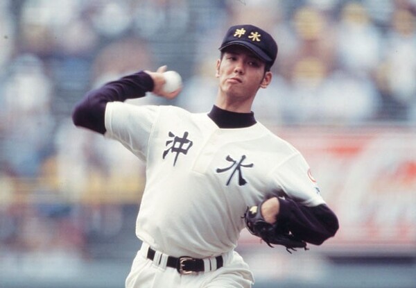 春夏ともに甲子園1回戦敗退。横浜高との再戦は実現せず、新垣の高校時代は幕を閉じた
