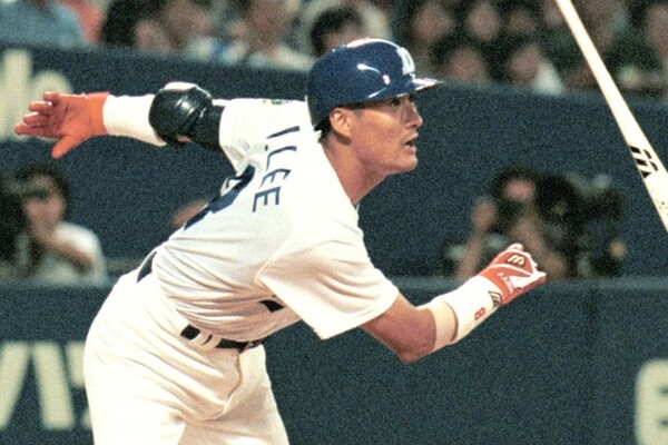 父の李鍾範は1998年から2001年まで中日に在籍。闘志あふれるプレーで、99年のリーグ優勝にも貢献した。また、韓国代表として第1回WBCにも出場。チームをベスト4に導いた