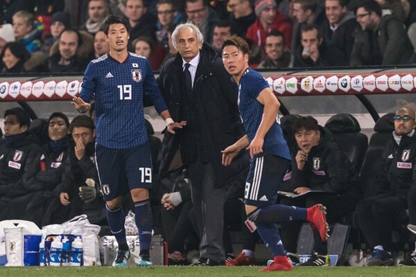 ベルギー戦では浅野(右)らとのコミュニケーションを大事にした