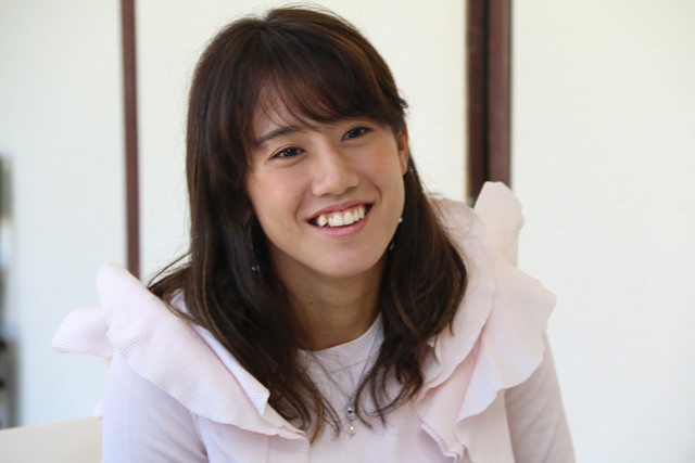 スクールのコーチや一般会員の方たちは加藤の顔を見つけると、「ここの机でよく勉強していたのよ」「レベルの上手い下手に関わらず、誰とでもコミュニケーションを取る子でした」と振り返る。子どもの頃の姿を、多くの人が覚えている