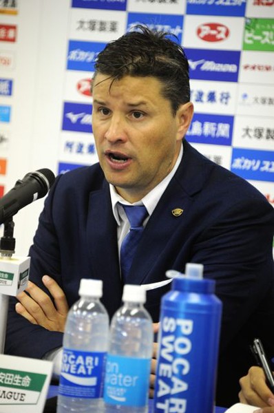 今季から徳島を率いるリカルド・ロドリゲス監督。日本文化への順応が早いともっぱらの評判だ