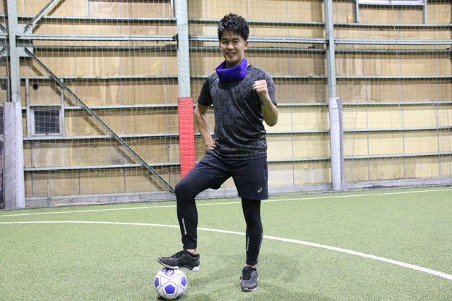 ブラインドサッカーに挑戦した武井さん