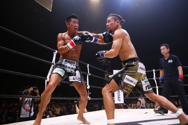 激戦が続いた初代ライト級王座決定トーナメント。どの試合も男と男の意地がぶつかり合った