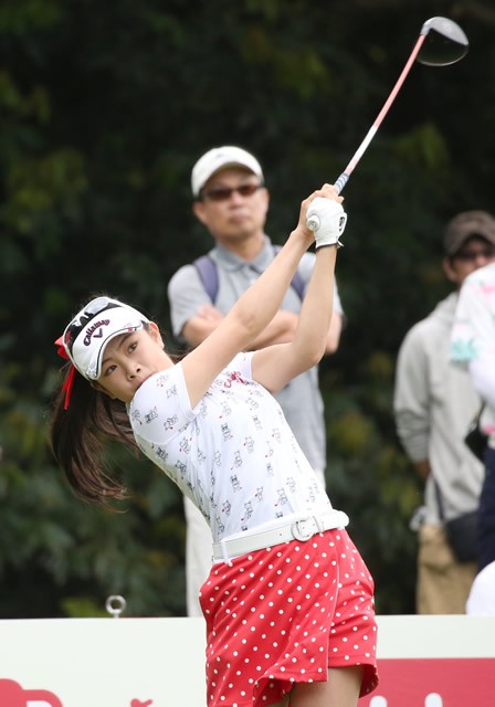愛媛県の松山聖陵高を卒業後、東京の日本体育大で腕を磨く女子ゴルフの河本結。地元を離れても、あたたかな応援が彼女の心に届いている