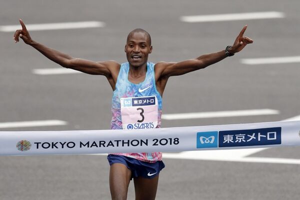 高速レースの展開となった東京マラソン 日本人6人が2時間9分切りで明るい兆し スポーツナビ 高速レースの展開となった東京マラソン 日本人6人が2時間9分切りで明るい兆し スポーツナビ