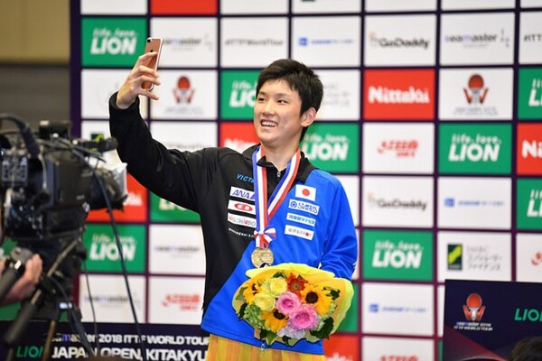 14歳の張本智和がジャパンオープンを初制覇。ワールドツアー2勝目を飾った
