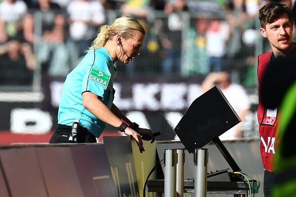 ロシアw杯で適用される3つの新ルール テクノロジー導入で采配革命が起こる スポーツナビ ロシアw杯で適用される3つの新ルール テクノロジー導入で采配革命が起こる スポーツナビ