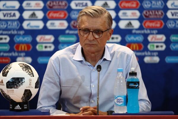 日本はデンジャラスでタフなチーム w杯 ポーランド代表ナバウカ監督会見 スポーツナビ 日本はデンジャラスでタフなチーム w杯 ポーランド代表ナバウカ監督会見 スポーツナビ