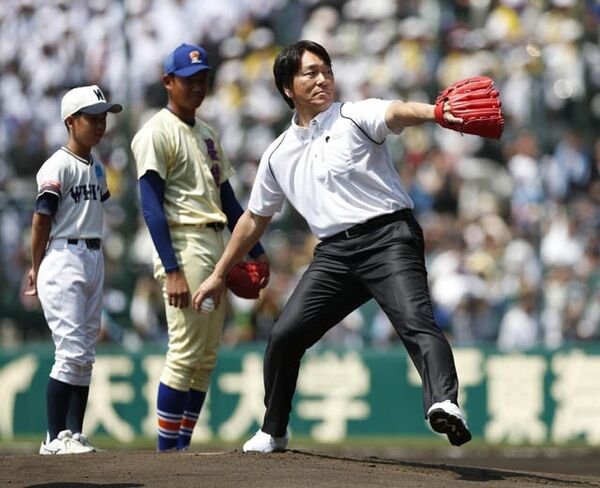 松井秀喜氏は始球式に力むも 星稜の後輩たちは完勝をプレゼント スポーツナビ 松井秀喜氏は始球式に力むも 星稜の後輩たちは完勝をプレゼント スポーツナビ