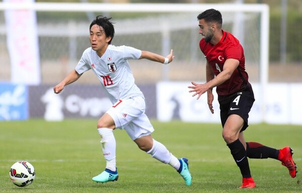 トゥーロンではミスが出たが、「マイボールを大切にする」サッカーを続けたいという