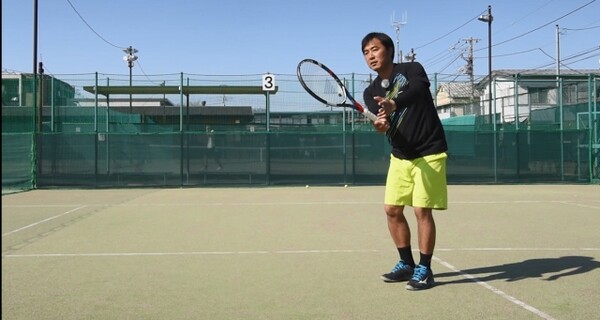 ボレーのコースは肩で打ち分ける テニスが変わる基礎レッスン スポーツナビdo ボレーのコースは肩で打ち分ける テニスが変わる基礎レッスン スポーツナビdo