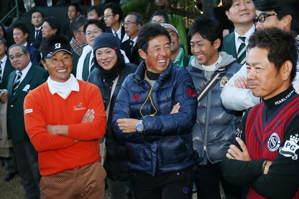 宮本勝昌プロ(左)、藤田寛之プロ(右)の師匠である芹澤信雄プロ(中央)にJTカップについて話を聞いた(写真は2014年のもの)