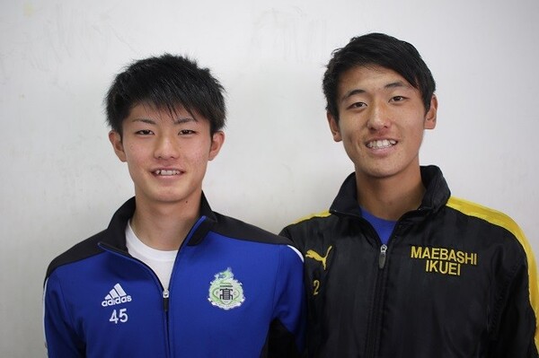 前橋育英の秋山(右)と桐生第一の田中は共に群馬県で育ったライバル同士