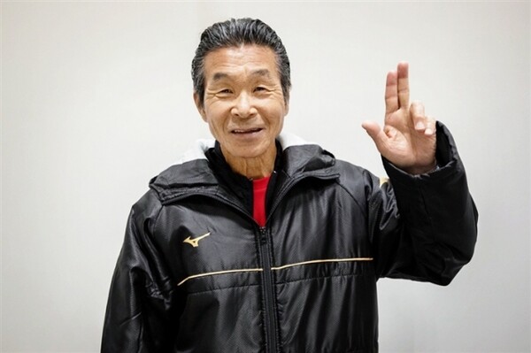 間寛平 芸人 大阪マラソンゴール後に単独インタビュー 沿道にいる人達の力が凄くて勇気づけられました スポーツナビdo 間寛平 芸人 大阪マラソンゴール後に単独インタビュー 沿道にいる人達の力が凄くて勇気づけられました スポーツナビdo