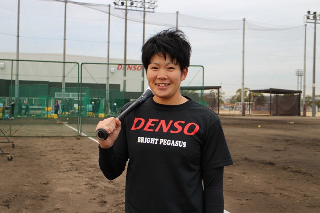 柔軟なバッティングと俊敏なプレーが特徴の川畑。来年の東京五輪でも活躍が期待される選手だ