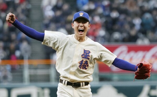 奥川は初戦で3安打17奪三振の快投を披露した