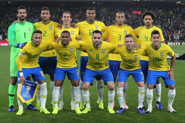 w杯後の批判を受け止め 今 優勝は絶対 創造性を取り戻すべく セレソンの変化 スポーツナビ w杯後の批判を受け止め 今 優勝は絶対 創造性を取り戻すべく セレソンの変化 スポーツナビ